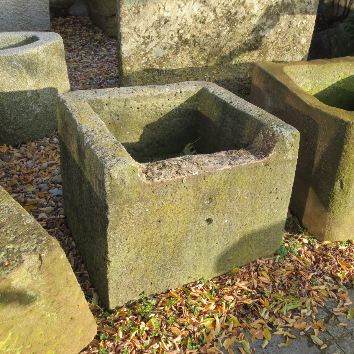 Brunnen antik eckig