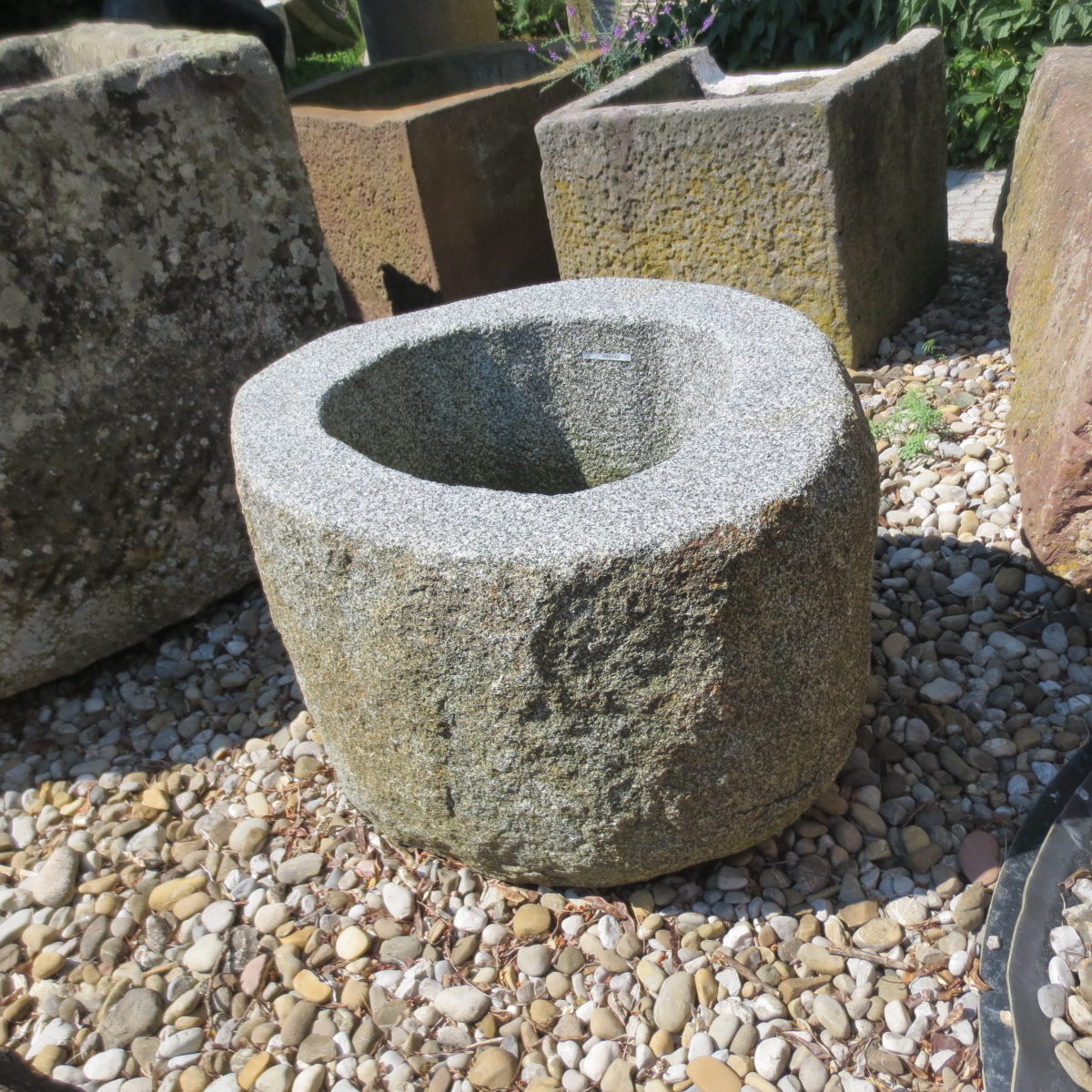 Brunnen aus Granitfindling BWk002