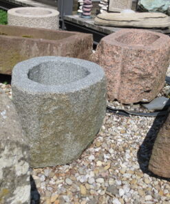 Brunnen aus Granitfindling BWk002 (2)