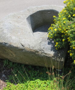 Brunnen aus großem Granitfindling BWk013 (5)