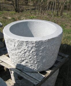 Granitbrunnen, innen geschliffen, O 100 h60cm
