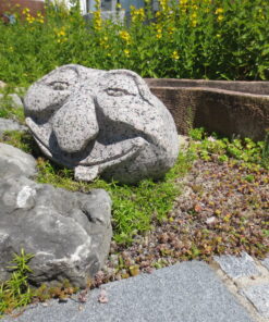Alternative view of Granitskulptur Gnom