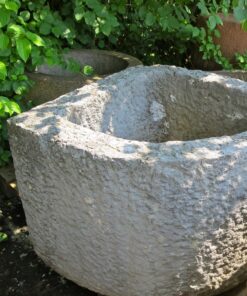 Brunnen hellgrau