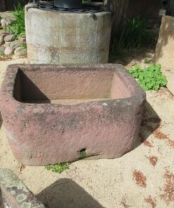 Brunnenbecken rot
