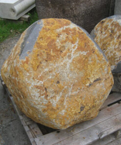 Findling aus Basalt