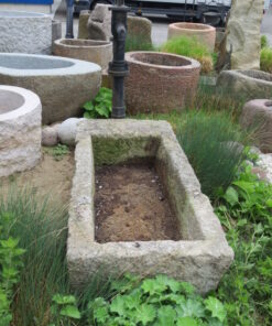 Brunnen rechteckig antik