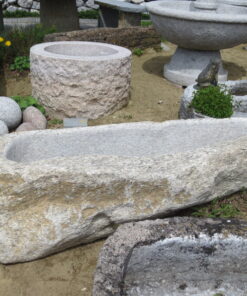 Findlingsbrunnen Steinbrunnen