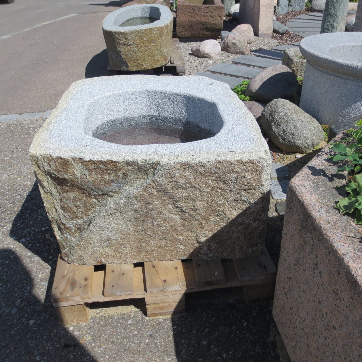 Brunnen aus Granitfindling 100x80h46cm (4)