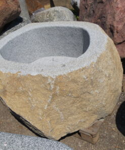 Brunnen aus Granitfindling 110x100h55cm BWk032