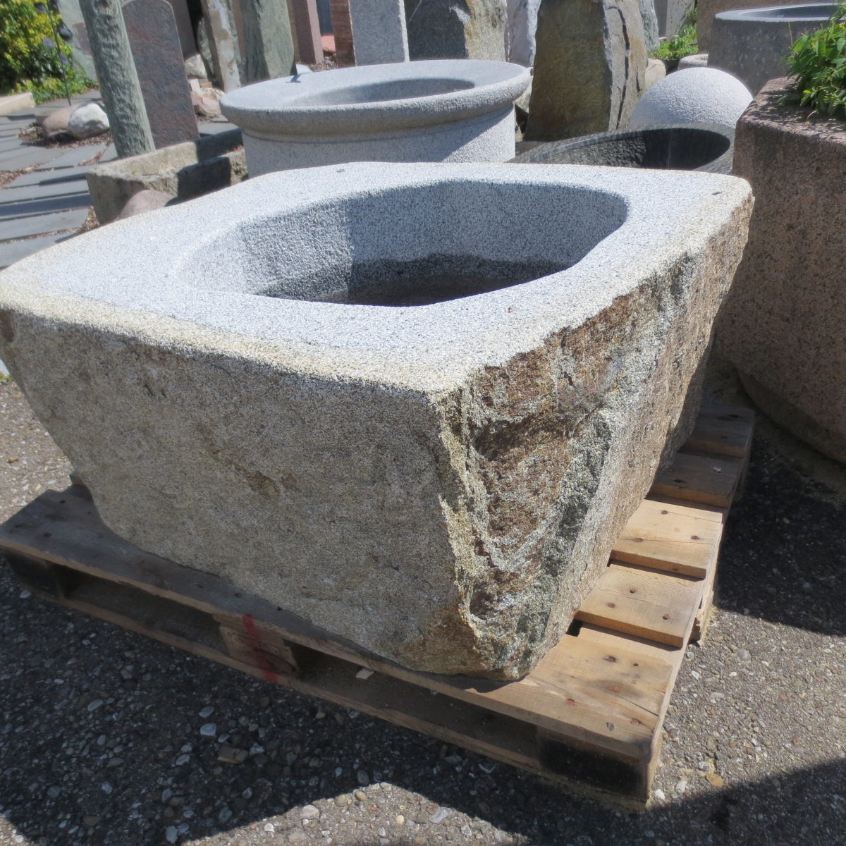 Granitbrunnen