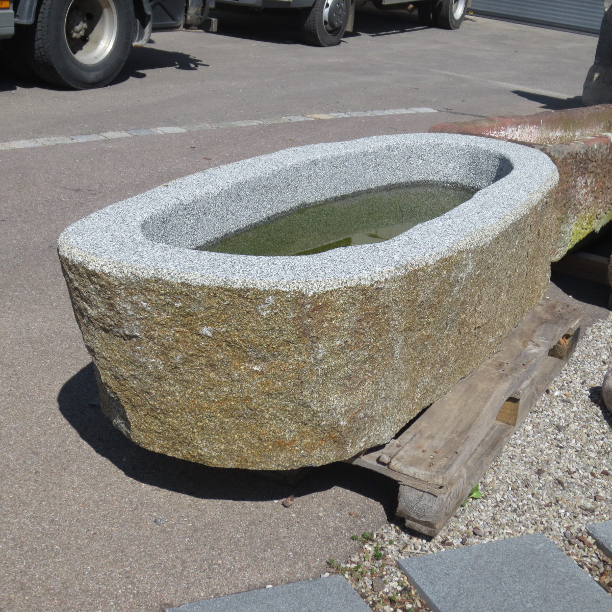 Steinbrunnen Granit
