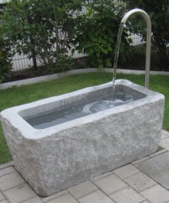 Alternative view of Granitbrunnen, eckig 120x60 h50
