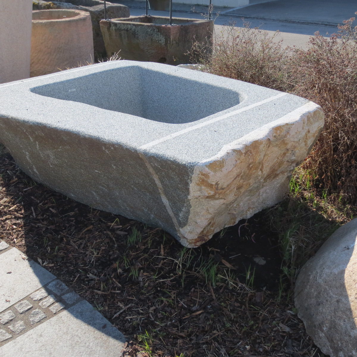 Brunnen-aus-Granitfindling-BWk010-