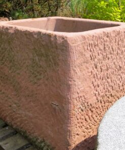 Antikbrunnen aus Sandstein