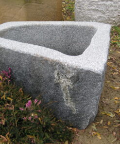 Alternative view of Schöner Findlingsbrunnen